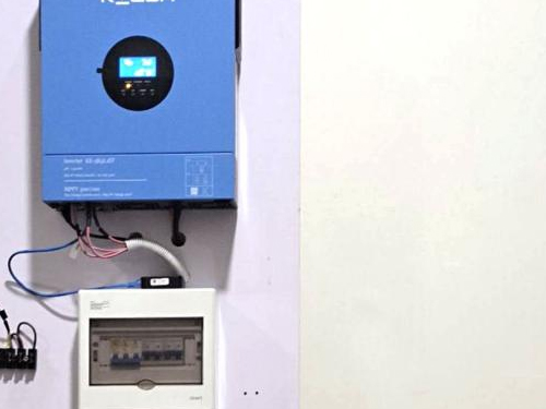 550W solcellepaneler + 5 kW off-grid inverter + 10 kWh lithium batteri bygge et hjem integreret solopbevaringssystem